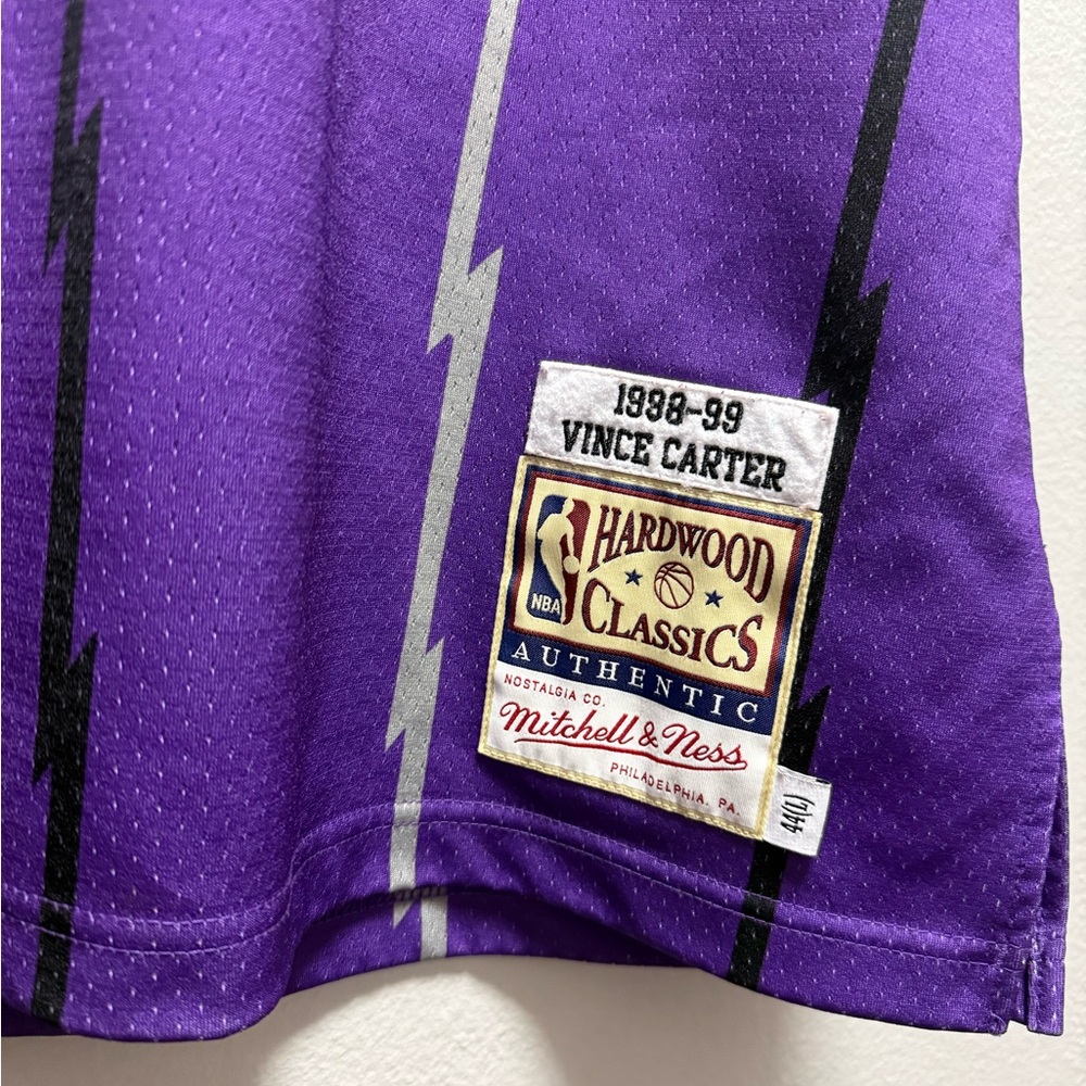 Vince Carter Toronto Raptors 1998-99 Purple Swingman Player Jersey & Pants Set - Picture 3 of 16